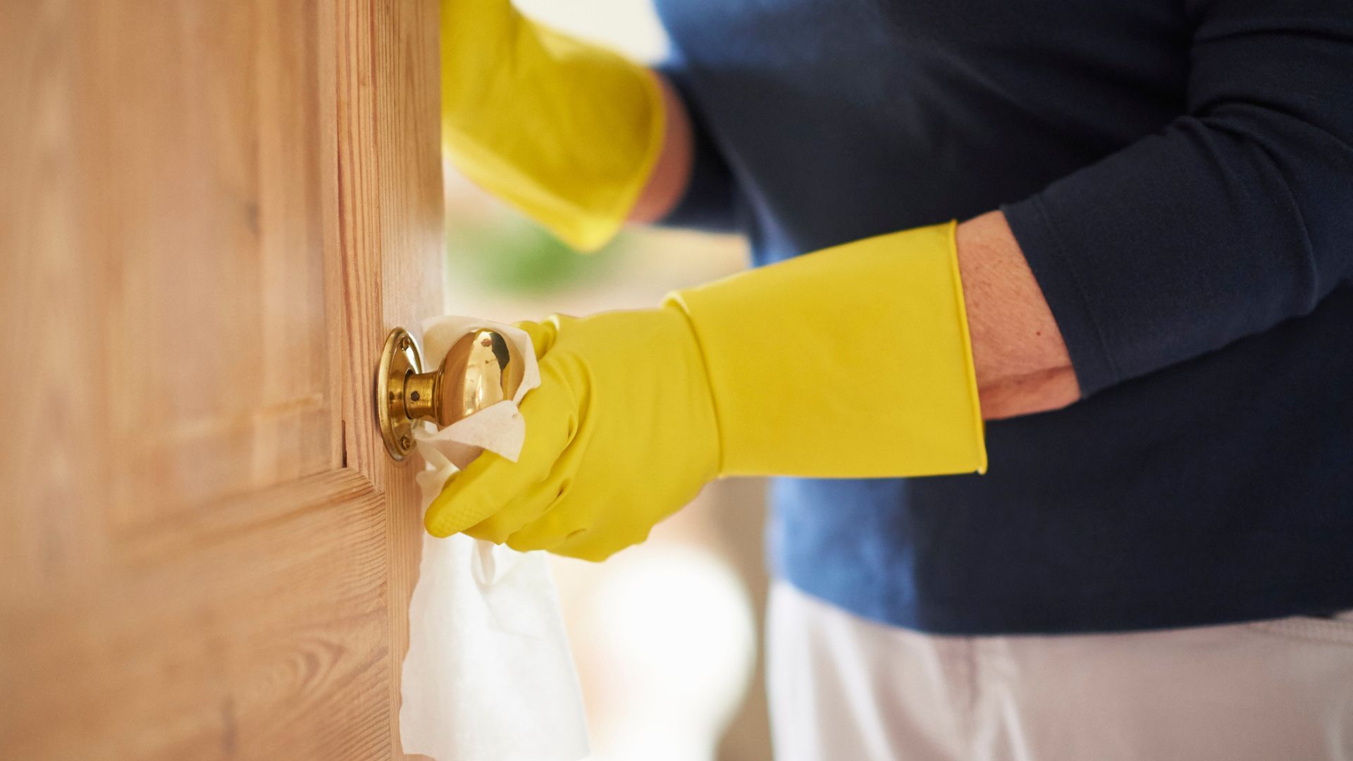 office door cleaning