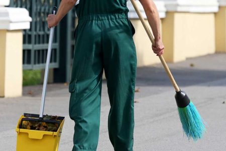The Benefits Of Day Porter Janitorial Services For Your Commercial Facility